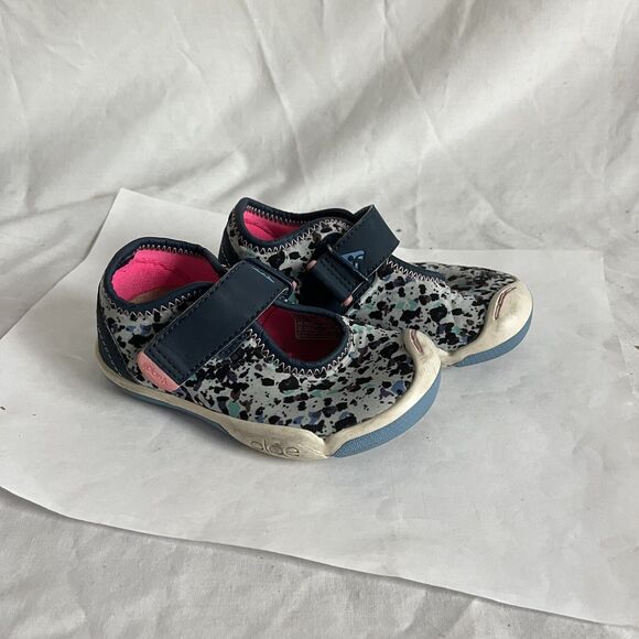 PLAE Kids Sneakers with Navy and Pink Accents - Picture 7 of 7